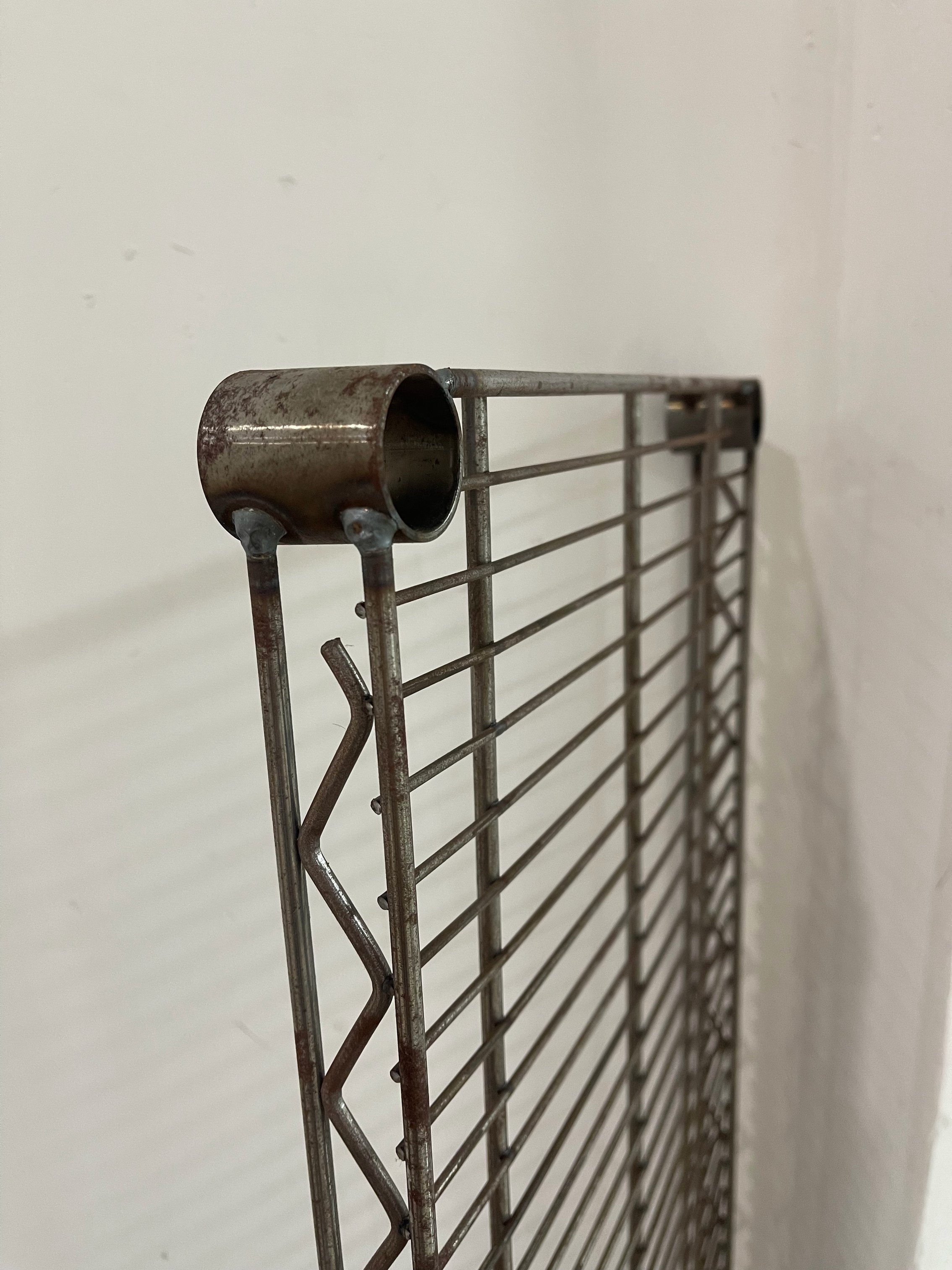 rusted wire shelf 